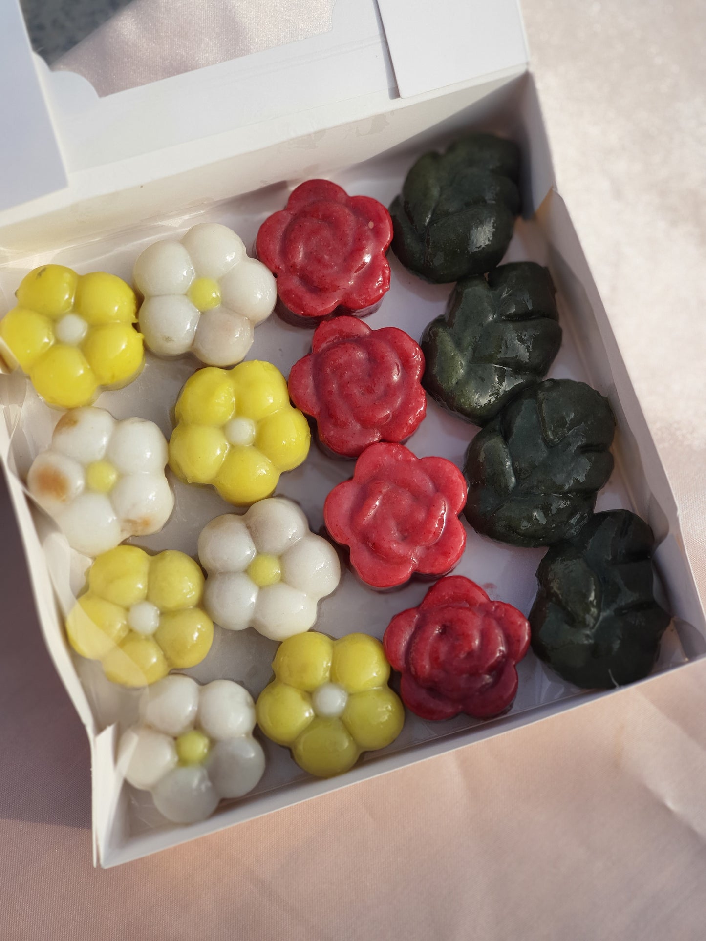 1. 가든 송편 Garden songpyeon (sweet sesame rice cake)