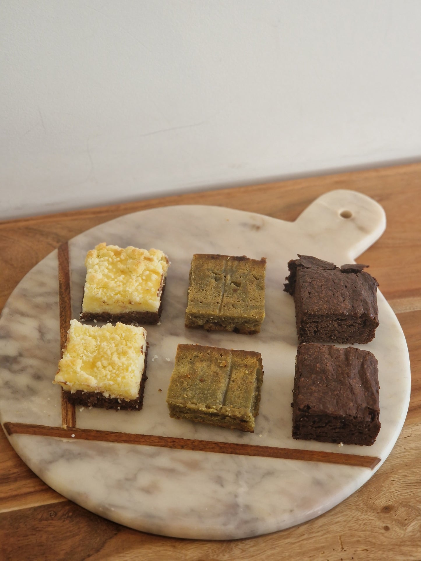 1. A set of Brownies(parcel delivery is available)