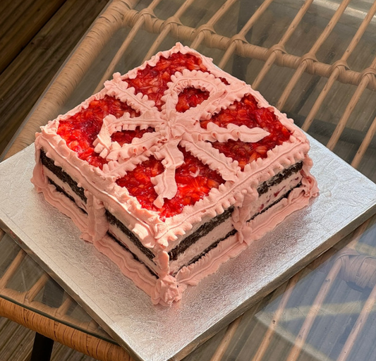 Strawberry&choco cake