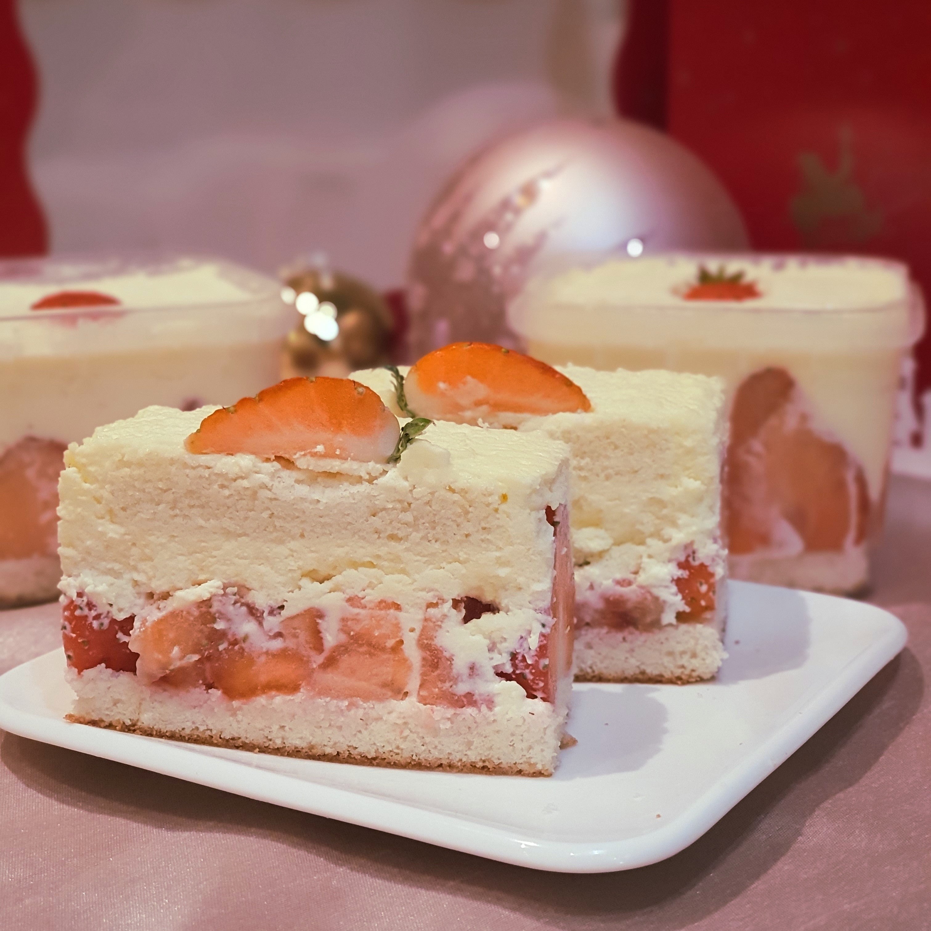 cube box strawberry cake 딸기큐브케이크 – Hanok in London