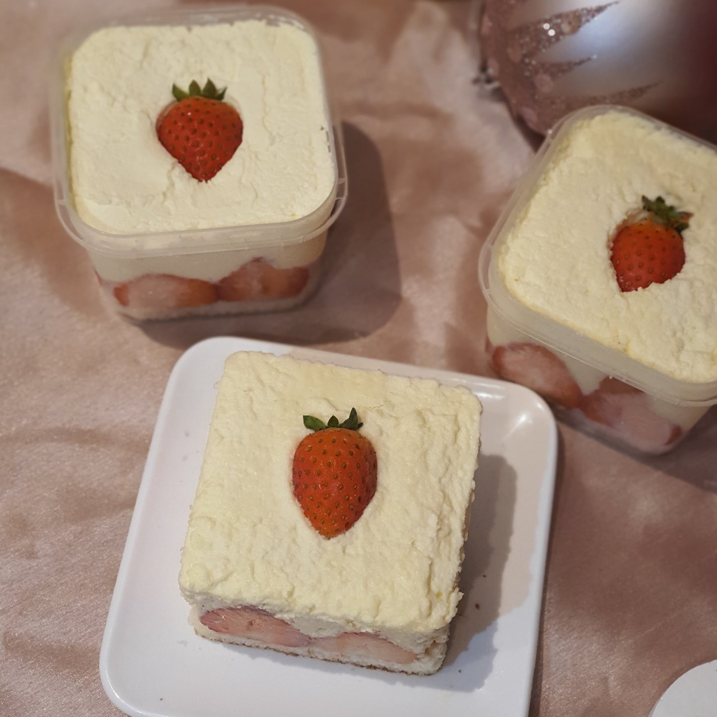 cube box strawberry cake 딸기큐브케이크