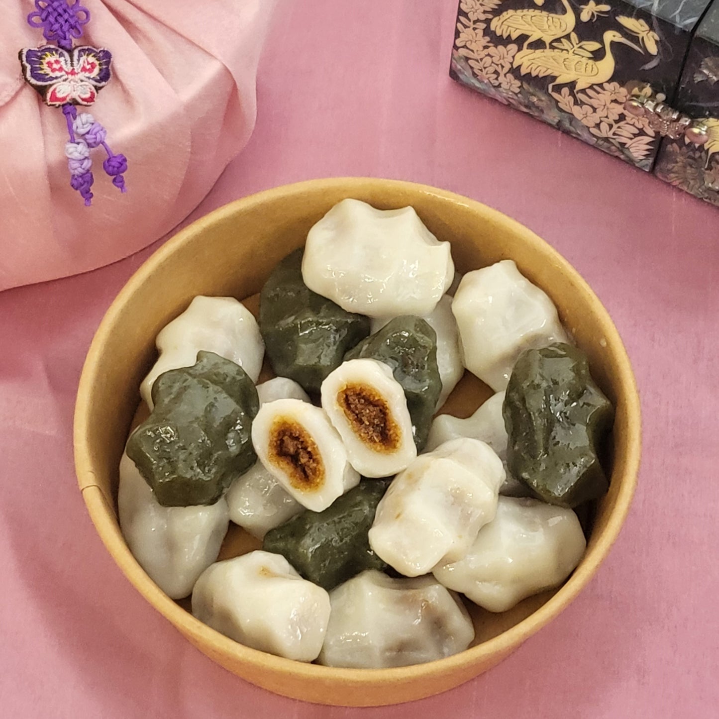 3.Sweet sesame rice cake 손송편 songpyeon